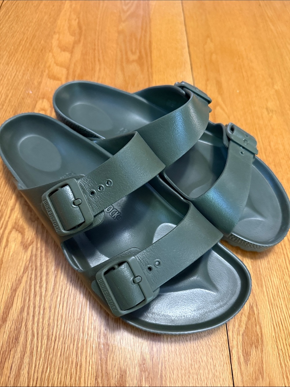 NTOT Birkenstock 42 Arizona Double-Buckle Slides in Dark Green